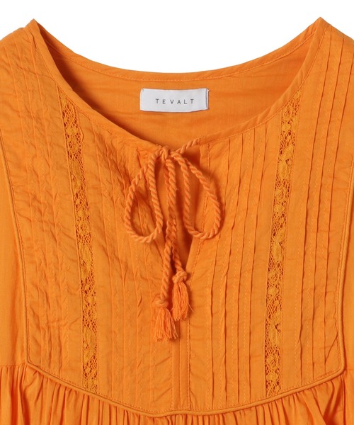 TEVALT(ヴァレット)の「レース使いマキシワンピース(ワンピース・レディース・オフホワイト/オレンジ/ダークネイビー・38)」の17枚目の写真