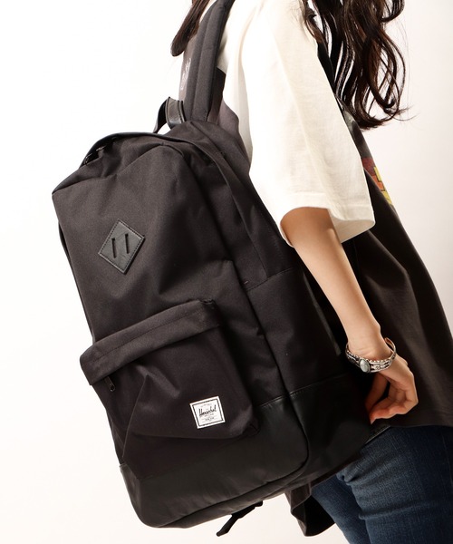 Herschel Supply(ハーシェルサプライ)の「Herschel Supply バックパック15PC収納 21.5L(バックパック/リュック・メンズ・ブラック/ベージュ/ネイビー/グレー/カーキ/グリーン/カモフラージュ/ブラック系その他/グレー系その他/ワイン・FREE)」の3枚目の写真