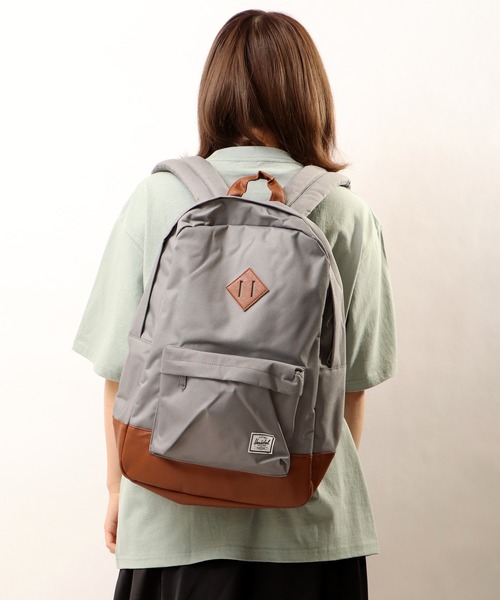Herschel Supply(ハーシェルサプライ)の「Herschel Supply バックパック15PC収納 21.5L(バックパック/リュック・メンズ・ブラック/ベージュ/ネイビー/グレー/カーキ/グリーン/カモフラージュ/ブラック系その他/グレー系その他/ワイン・FREE)」の4枚目の写真