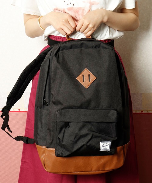 Herschel Supply(ハーシェルサプライ)の「Herschel Supply バックパック15PC収納 21.5L(バックパック/リュック・メンズ・ブラック/ベージュ/ネイビー/グレー/カーキ/グリーン/カモフラージュ/ブラック系その他/グレー系その他/ワイン・FREE)」の2枚目の写真