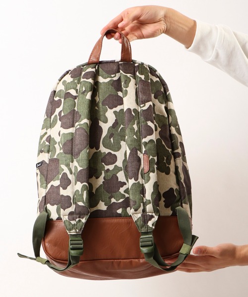 Herschel Supply(ハーシェルサプライ)の「Herschel Supply バックパック15PC収納 21.5L(バックパック/リュック・メンズ・ブラック/ベージュ/ネイビー/グレー/カーキ/グリーン/カモフラージュ/ブラック系その他/グレー系その他/ワイン・FREE)」の14枚目の写真