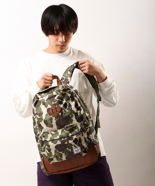 Herschel Supply(ハーシェルサプライ)の「Herschel Supply バックパック15PC収納 21.5L(バックパック/リュック・メンズ・ブラック/ベージュ/ネイビー/グレー/カーキ/グリーン/カモフラージュ/ブラック系その他/グレー系その他/ワイン・FREE)」の13枚目の写真