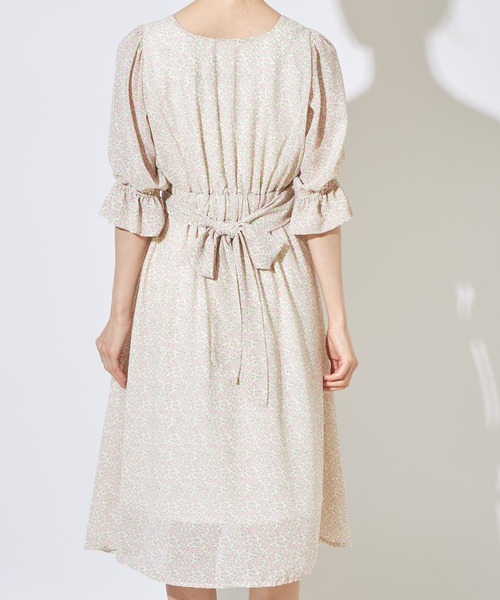 ワンピース Toccoウエストりぼん付きキャンディースリーブスクエアハートネックフラワープリントワンピース ワンピース Tocco Closet トッコ クローゼット のファッション