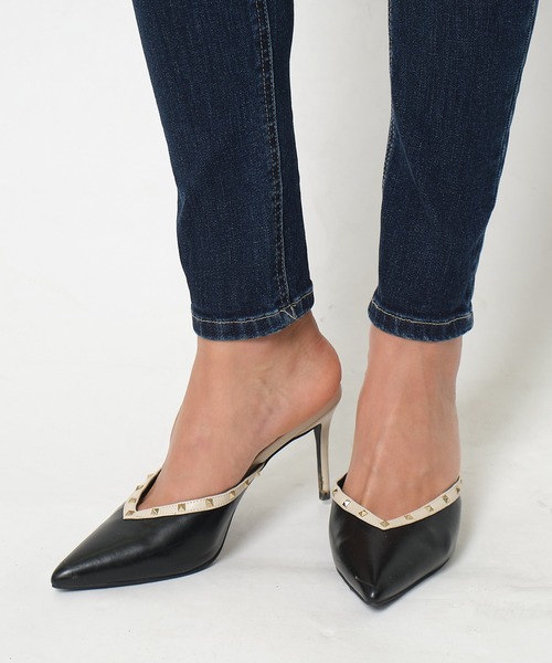 SPIRALGIRL（スパイラルガール）の「スタッズ付きポインテッドミュール（パンプス・レディース・ブラック/ブラウン・MEDIUM/LARGE）」の7枚目の写真