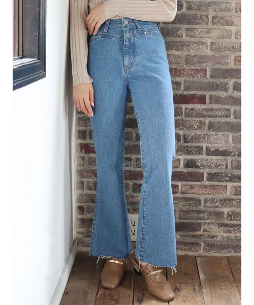 MURUA（ムルーア）の「カットオフフレアデニム（デニムパンツ・レディース・ブルー・0/1/2）」の10枚目の写真