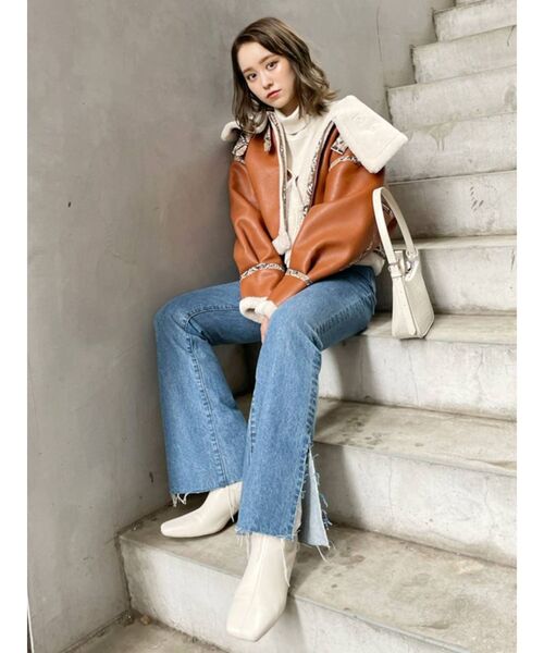 MURUA（ムルーア）の「カットオフフレアデニム（デニムパンツ・レディース・ブルー・0/1/2）」の15枚目の写真