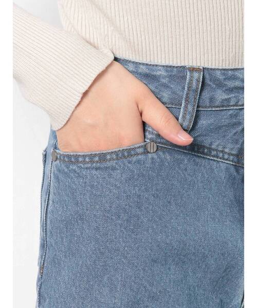 MURUA（ムルーア）の「カットオフフレアデニム（デニムパンツ・レディース・ブルー・0/1/2）」の22枚目の写真