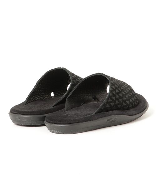 WHITE MOUNTAINEERING（ホワイトマウンテニアリング）の「【WHITE MOUNTAINNERING × ISLAND SLIPPER】ホワイトマウンテニアリング アイランドスリッパーSLIDES（サンダル・メンズ・ブラック・6/5）」の2枚目の写真