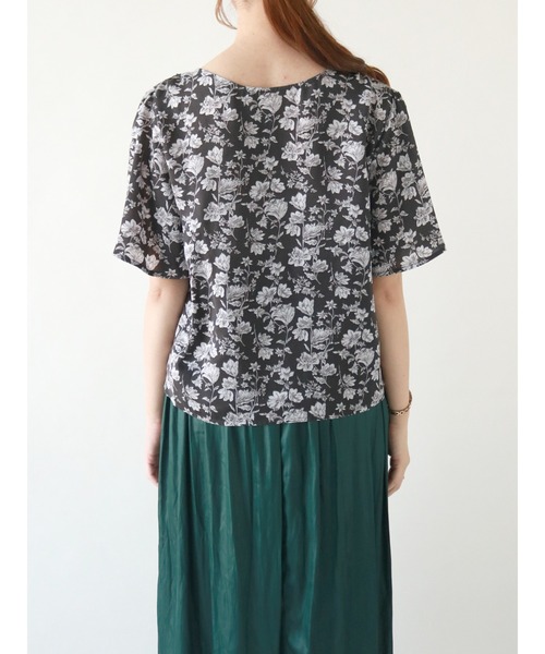 Te chichi（テチチ）の「デシンフラワープリント前後2WAYブラウス（シャツ/ブラウス・レディース・ベージュ/ブラック・ﾌﾘ-）」の17枚目の写真