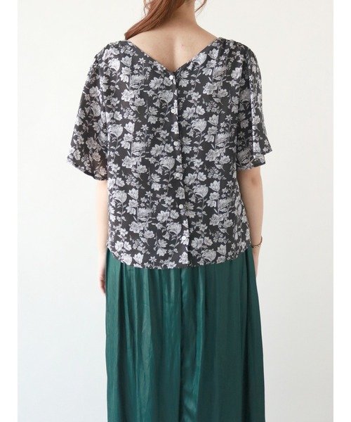 Te chichi（テチチ）の「デシンフラワープリント前後2WAYブラウス（シャツ/ブラウス・レディース・ベージュ/ブラック・ﾌﾘ-）」の15枚目の写真
