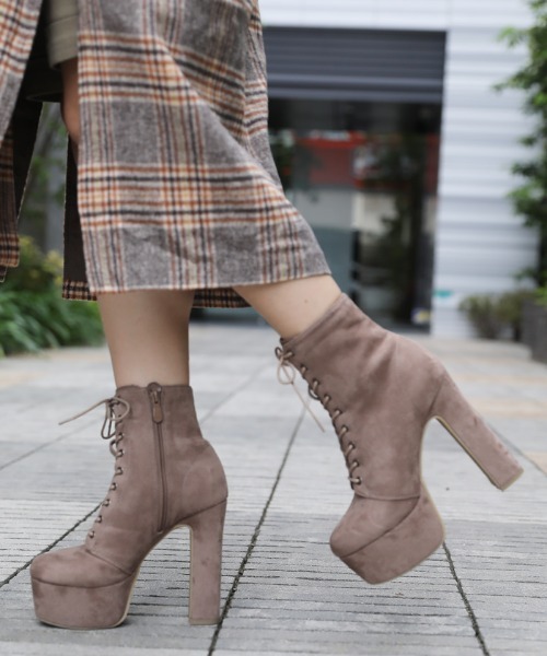 attagirl(アタガール)の「厚底プラットフォームレースアップショートブーツ(ブーツ・レディース・ブラック系その他/ブラック/ベージュ系その他/ダークブラウン・L/S/LL/M)」の4枚目の写真