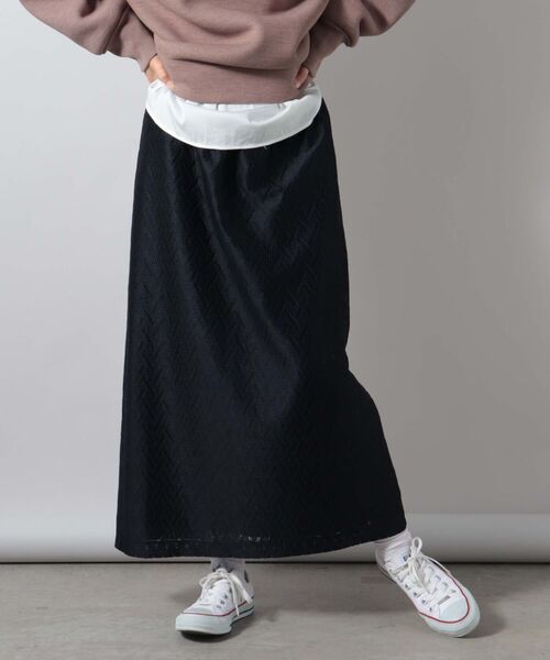 fredy couleur（フレディクルール）の「ジオメトリックレース タイトスカート（スカート・レディース・ネイビー/レンガ・38）」の2枚目の写真