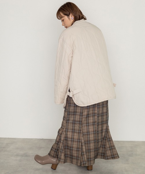 w closet（ダブルクローゼット）の「ひょうたんキルティングジャケット（ノーカラージャケット・レディース・ブラック/カーキ/アイボリー・FREE）」の8枚目の写真