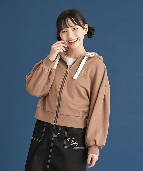 Lindsay(リンジィ)の「ワンポイント刺しゅうボリュームZIPパーカ【PTPR】(パーカー・キッズ・ブラウン/ピンク/エメラルド・S/M/L)」の1枚目の写真