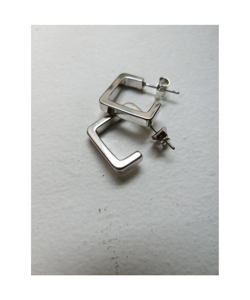 ulu（ウル）の「Square small hoop Pierce（ピアス（両耳用）・レディース・シルバー/ゴールド・FREE）」の8枚目の写真