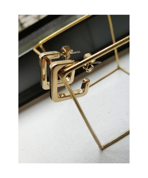 ulu（ウル）の「Square small hoop Pierce（ピアス（両耳用）・レディース・シルバー/ゴールド・FREE）」の13枚目の写真