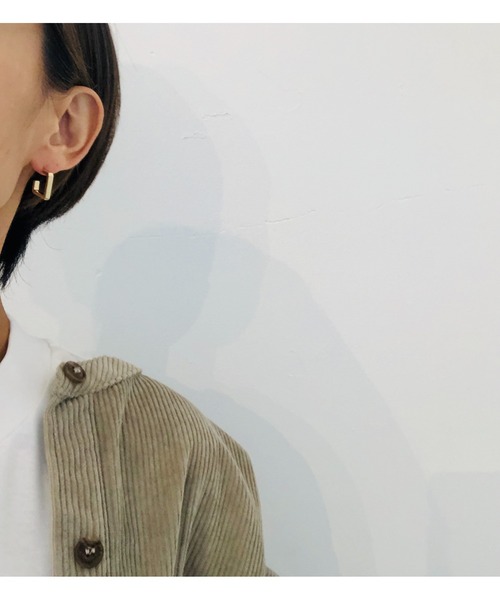 ulu（ウル）の「Square small hoop Pierce（ピアス（両耳用）・レディース・シルバー/ゴールド・FREE）」の6枚目の写真