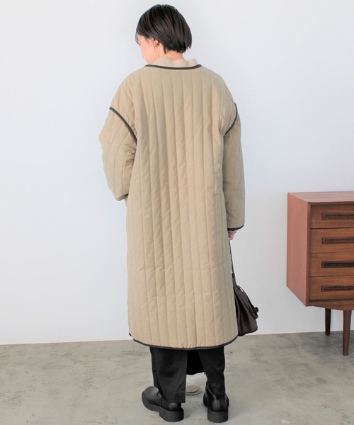 GeeRA（ジーラ）の「ラインキルトノーカラーコート（ミリタリージャケット・レディース・ブラック/ベージュ/アイボリー・MEDIUM）」の11枚目の写真