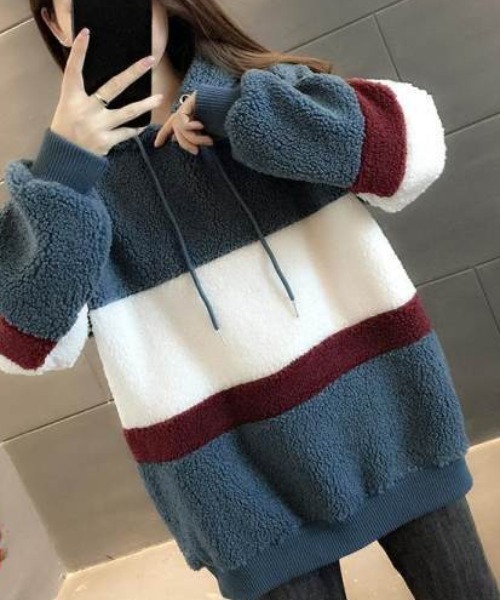 .KOM（ドットコム）の「A'GEM/9 × .kom『.kom/ドットケーオーエム』ボア素材 プルオーバーパーカー（パーカー・レディース・ブラック/ブルー/グリーン・M/L）」の3枚目の写真