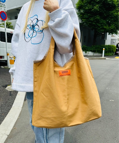 UNIVERSAL OVERALL（ユニバーサルオーバーオール）の「UNIVERSAL OVERALL/リバーシブルトートバック UVO-044（エコバッグ/サブバッグ・メンズ・ホワイト/ブラック/ベージュ/オフホワイト/イエロー/オレンジ/グリーン/バーガンディー・ONESIZE）」の4枚目の写真