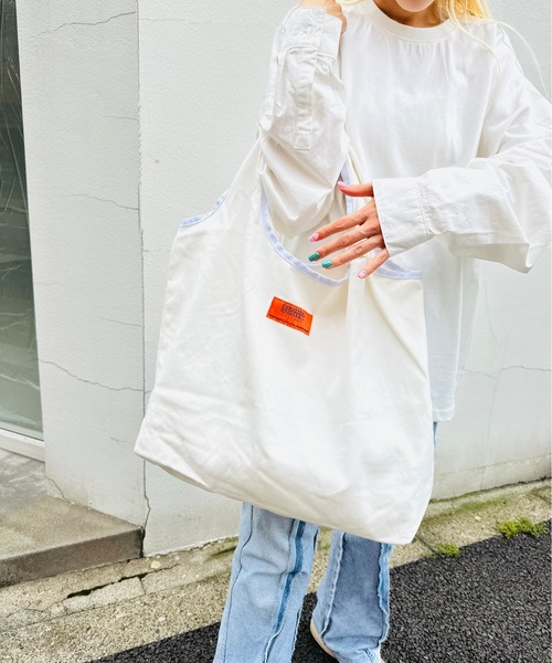 UNIVERSAL OVERALL（ユニバーサルオーバーオール）の「UNIVERSAL OVERALL/リバーシブルトートバック UVO-044（エコバッグ/サブバッグ・メンズ・ホワイト/ブラック/ベージュ/オフホワイト/イエロー/オレンジ/グリーン/バーガンディー・ONESIZE）」の2枚目の写真