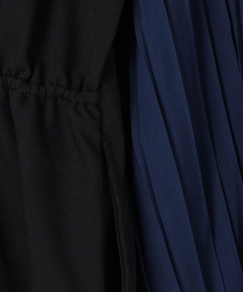 179/WG（イチナナキュウダブルジー）の「袖プリーツクレリックワンピース（ワンピース・レディース・ベージュ/ネイビー/グレー・MEDIUM）」の14枚目の写真