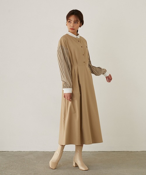 179/WG（イチナナキュウダブルジー）の「袖プリーツクレリックワンピース（ワンピース・レディース・ベージュ/ネイビー/グレー・MEDIUM）」の15枚目の写真