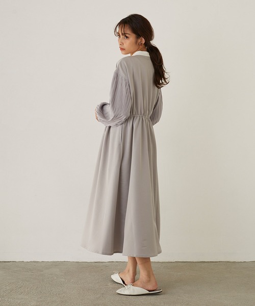 179/WG（イチナナキュウダブルジー）の「袖プリーツクレリックワンピース（ワンピース・レディース・ベージュ/ネイビー/グレー・MEDIUM）」の20枚目の写真