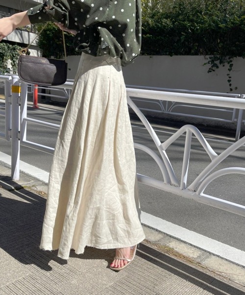 Spick & Span（スピックアンドスパン）の「リネンタックフレアースカート（スカート・レディース・チャコールグレー/ベージュ/ライトグリーン・36/38）」の3枚目の写真