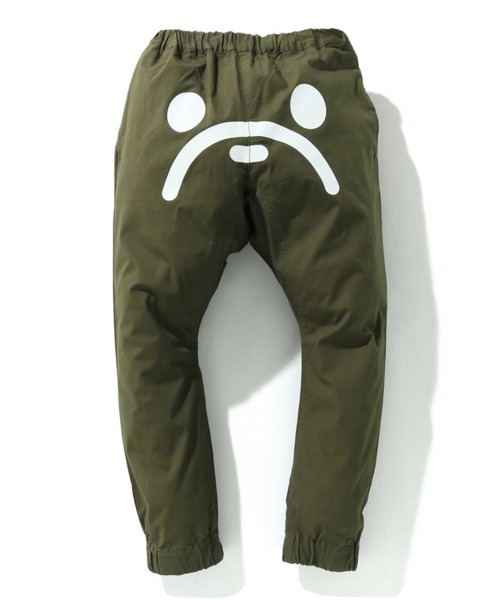 A BATHING APE(アベイシングエイプ)の「BABY MILO JOGGER PANTS K(その他パンツ・キッズ・オリーブ/ベージュ・110/140/130/120)」の2枚目の写真