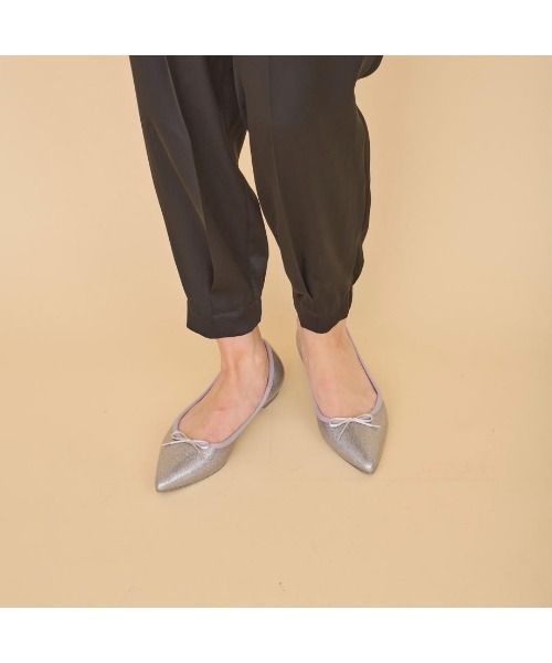 TEMPERATE(テンパレイト)の「IRMA GLITTER (TEMPERATE/テンパレイト) ポインテッドトゥ バレエシューズ(パンプス・レディース・シルバー/シャンパン/ブラック・40/38/39/36/37/41)」の1枚目の写真