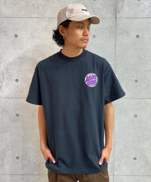 SANTA CRUZ(サンタクルーズ)の「【ムラサキスポーツ別注】SANTACRUZ/サンタクルーズ ルーズシルエット ゼブラ柄 バックプリントTシャツ 502221414(Tシャツ/カットソー・メンズ・ブラック/ホワイト・M/XL/XXL/L)」の11枚目の写真