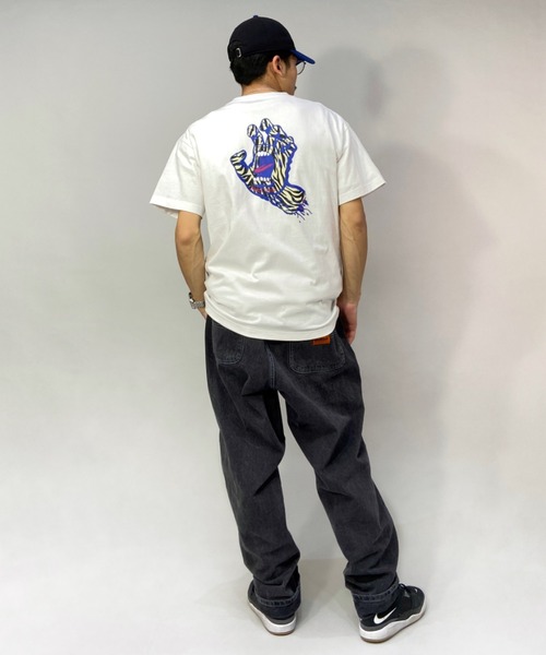 SANTA CRUZ(サンタクルーズ)の「【ムラサキスポーツ別注】SANTACRUZ/サンタクルーズ ルーズシルエット ゼブラ柄 バックプリントTシャツ 502221414(Tシャツ/カットソー・メンズ・ブラック/ホワイト・M/XL/XXL/L)」の9枚目の写真