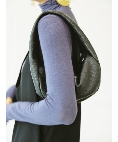 TODAYFUL(トゥデイフル)の「Softtatol Neck Top(ニット/セーター・レディース・グリーン/ブラック/バーガンディー/ブルー/キナリ/マスタード・FREE)」の12枚目の写真