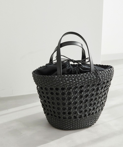 ROPE' PICNIC(ロペピクニック)の「スムースハンドメッシュ巾着付バケットトートバッグ(トートバッグ・レディース・ブラック/オフホワイト/グリーン・FREE)」の2枚目の写真