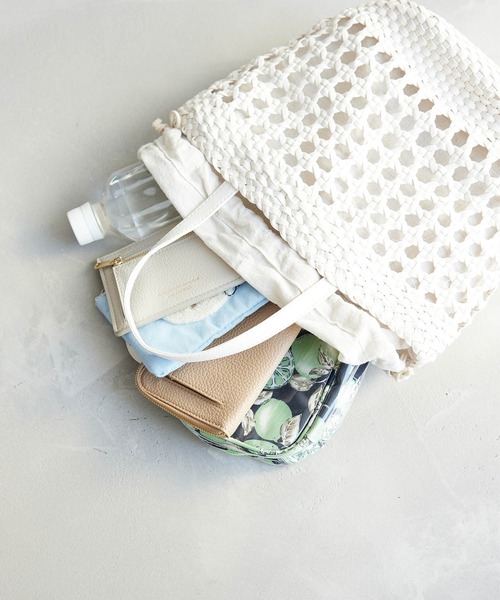 ROPE' PICNIC(ロペピクニック)の「スムースハンドメッシュ巾着付バケットトートバッグ(トートバッグ・レディース・ブラック/オフホワイト/グリーン・FREE)」の12枚目の写真