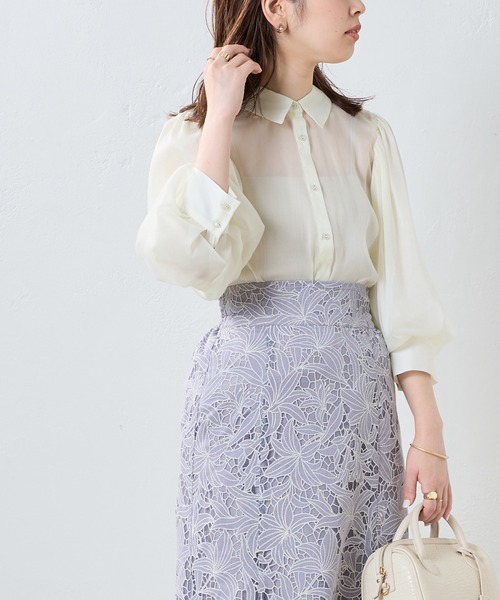natural couture(ナチュラルクチュール)の「透け感が大人っぽい。ラメシアーボリュームスリーブシャツ(シャツ/ブラウス・レディース・オフホワイト/ブラック/グレー/オレンジ・FREE)」の15枚目の写真