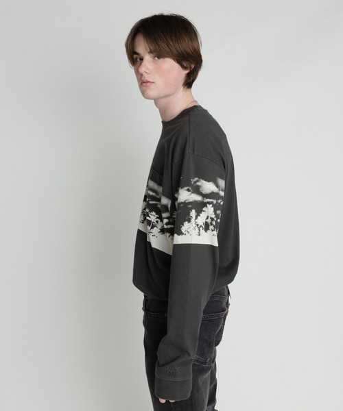 Levi's(リーバイス)の「ヴィンテージポケットロングスリーブTシャツ SURF SCENE(Tシャツ/カットソー・メンズ・ブラック・L/S/M/XL)」の4枚目の写真