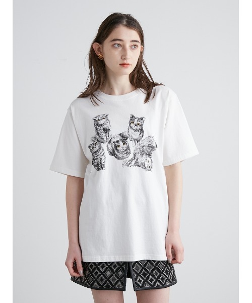 LILY BROWN（リリーブラウン）の「LILY CATS Tshirt（Tシャツ/カットソー）」 WEAR