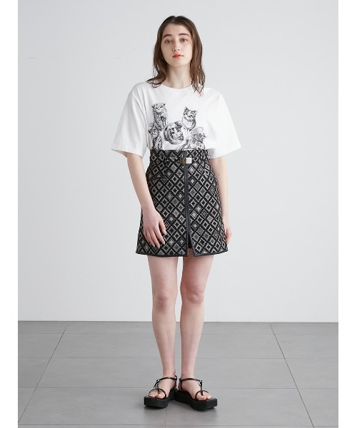 LILY BROWN（リリーブラウン）の「LILY CATS Tshirt（Tシャツ/カットソー）」 WEAR