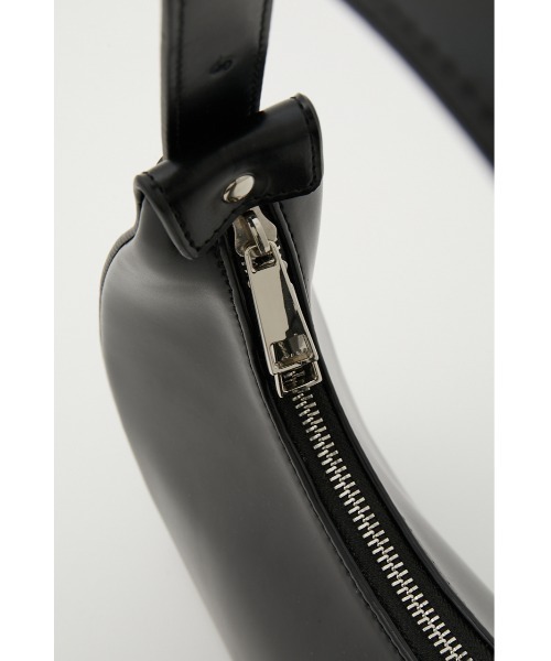 SLY（スライ）の「ENAMEL CIRCLE BAG エナメル サークル バッグ（ショルダーバッグ・レディース・ブラック/ブルー/アイボリー・FREE）」の8枚目の写真