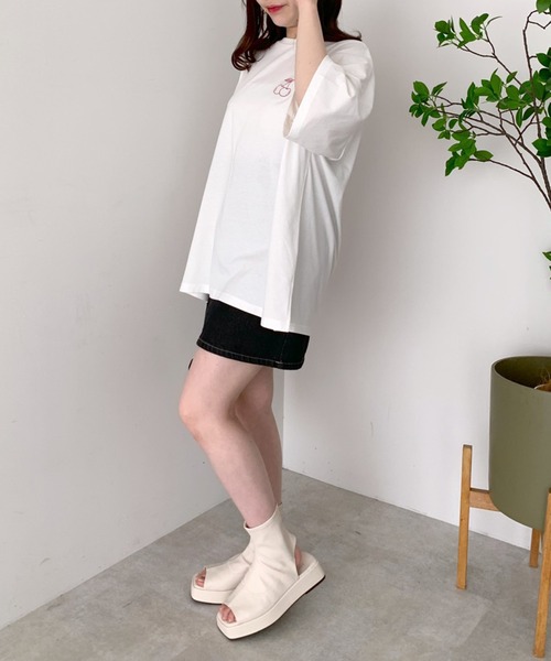 OLIVE des OLIVE(オリーブデオリーブ)の「フルーツビッグTシャツ(Tシャツ/カットソー・レディース・ホワイト/サックスブルー/ピンク/スミクロ・FREE)」の21枚目の写真