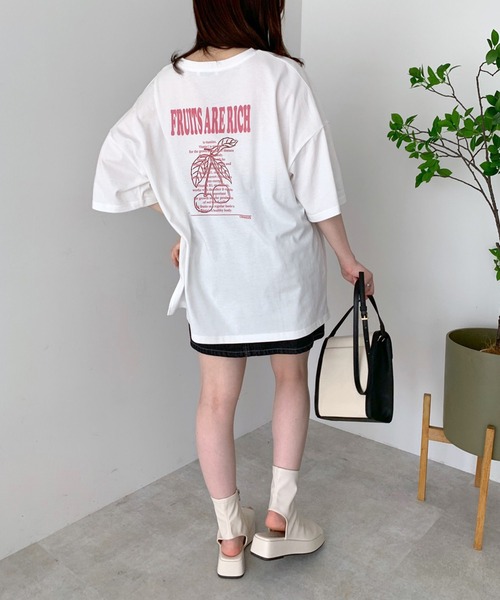 OLIVE des OLIVE(オリーブデオリーブ)の「フルーツビッグTシャツ(Tシャツ/カットソー・レディース・ホワイト/サックスブルー/ピンク/スミクロ・FREE)」の9枚目の写真