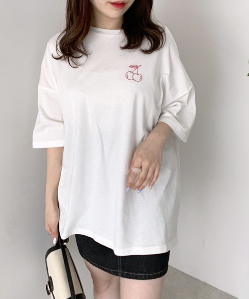 OLIVE des OLIVE(オリーブデオリーブ)の「フルーツビッグTシャツ(Tシャツ/カットソー・レディース・ホワイト/サックスブルー/ピンク/スミクロ・FREE)」の5枚目の写真
