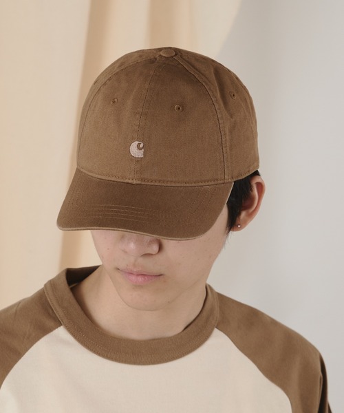 Carhartt WIP（カーハートダブリューアイピー）の「Carhartt WIP/カーハートダブリューアイピー MADISON LOGO CAP ベースボールキャップ（キャップ・メンズ・ダークネイビー/カーキ/ベージュ/ブラック/ナチュラル/ピンク/レッド/ライトブルー/ブルー/ホワイト/ライトベージュ/ブラック系/ブラウン/オリーブ・ONE SIZE）」の4枚目の写真