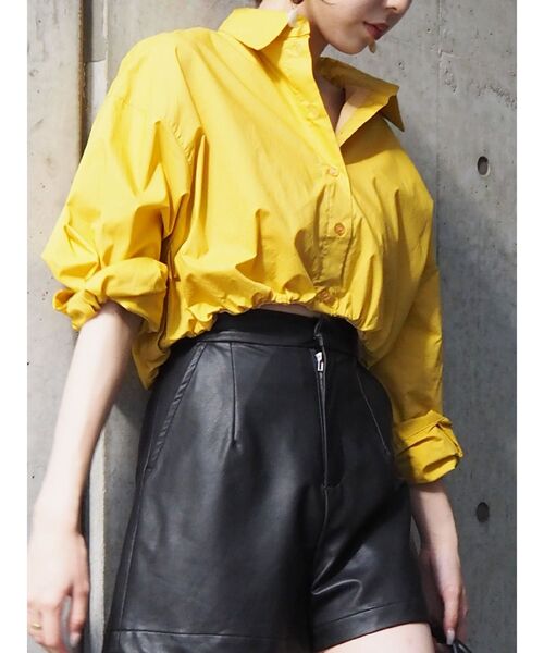 EVRIS（エヴリス）の「クロップドドロストシャツ（シャツ/ブラウス・レディース・ホワイト/ブルー/マスタード・FREE）」の3枚目の写真