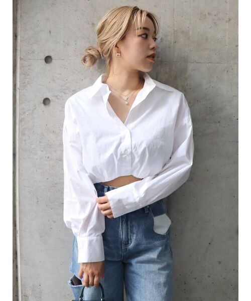 EVRIS（エヴリス）の「クロップドドロストシャツ（シャツ/ブラウス・レディース・ホワイト/ブルー/マスタード・FREE）」の19枚目の写真