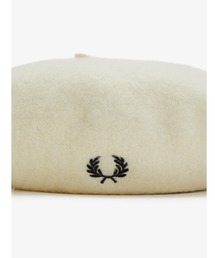 フレッドペリー　ベレー帽　ホワイト FRED PERRY（フレッドペリー）の「【FRED PERRY】BERET HW7646