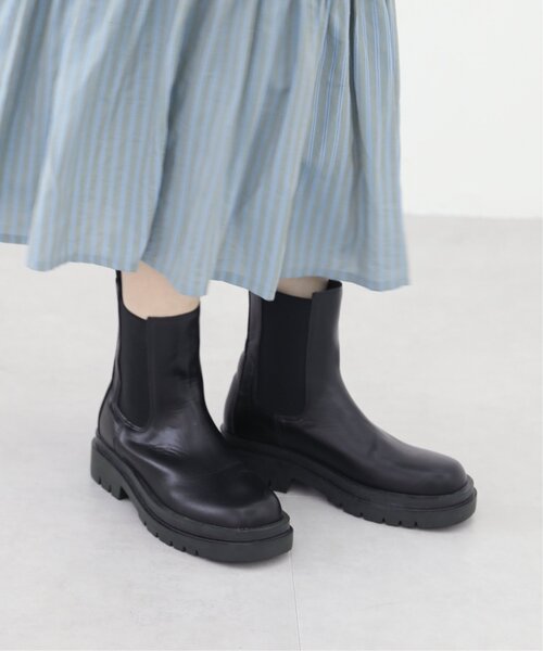 RAY CASSIN（レイカズン）の「M/L展開 ボリュームソールサイドゴアブーツ（ブーツ・レディース・ブラック・MEDIUM/LARGE）」の1枚目の写真