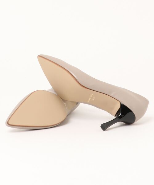 MAMIAN(マミアン)の「ポインテッドトゥ プレーンパンプス (7.0cmヒール)(パンプス・レディース・ブラック/グレイッシュベージュ/レッド・22.0cm/22.5cm/23.0cm/23.5cm/24.0cm/24.5cm)」の20枚目の写真